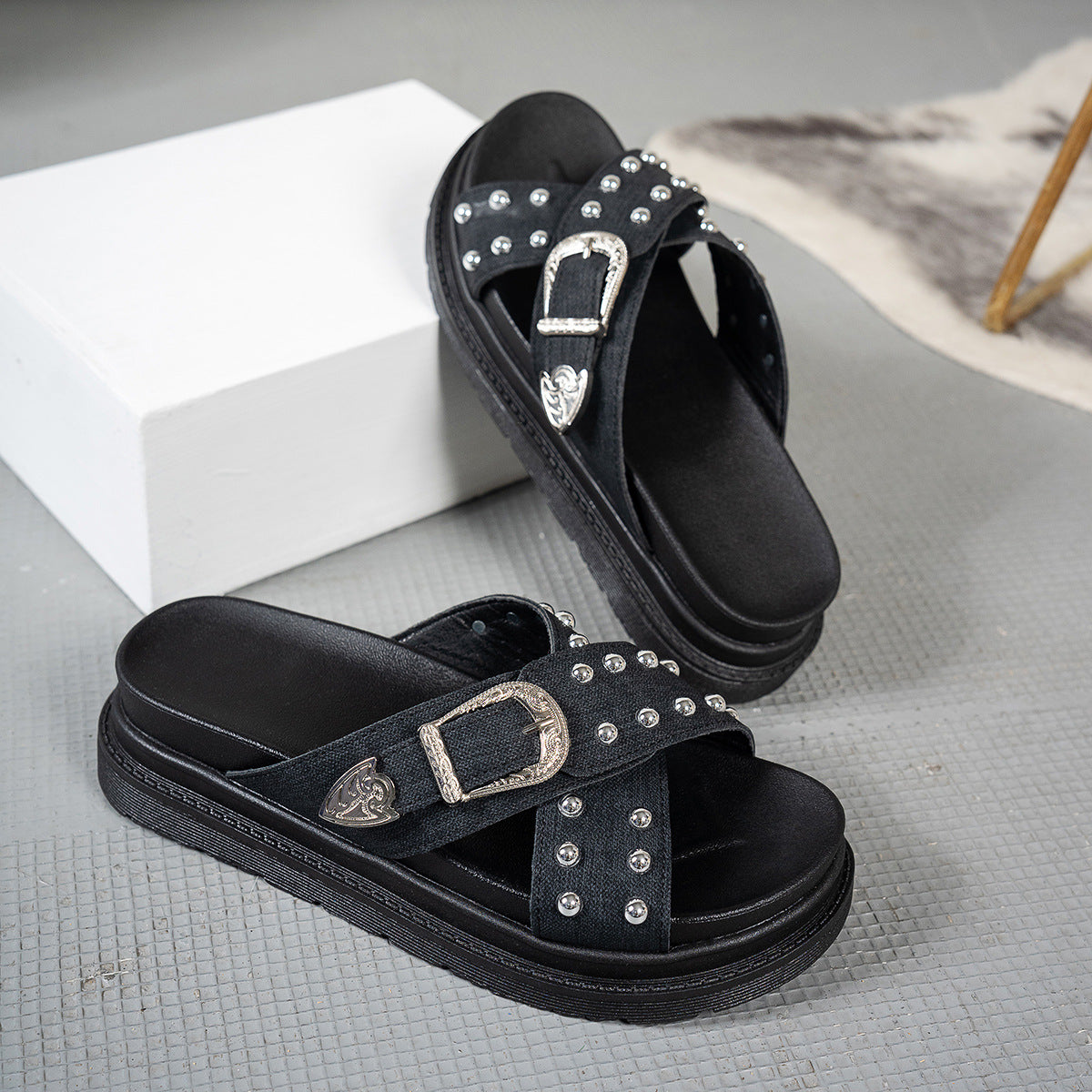 Cross-strap platform slippers